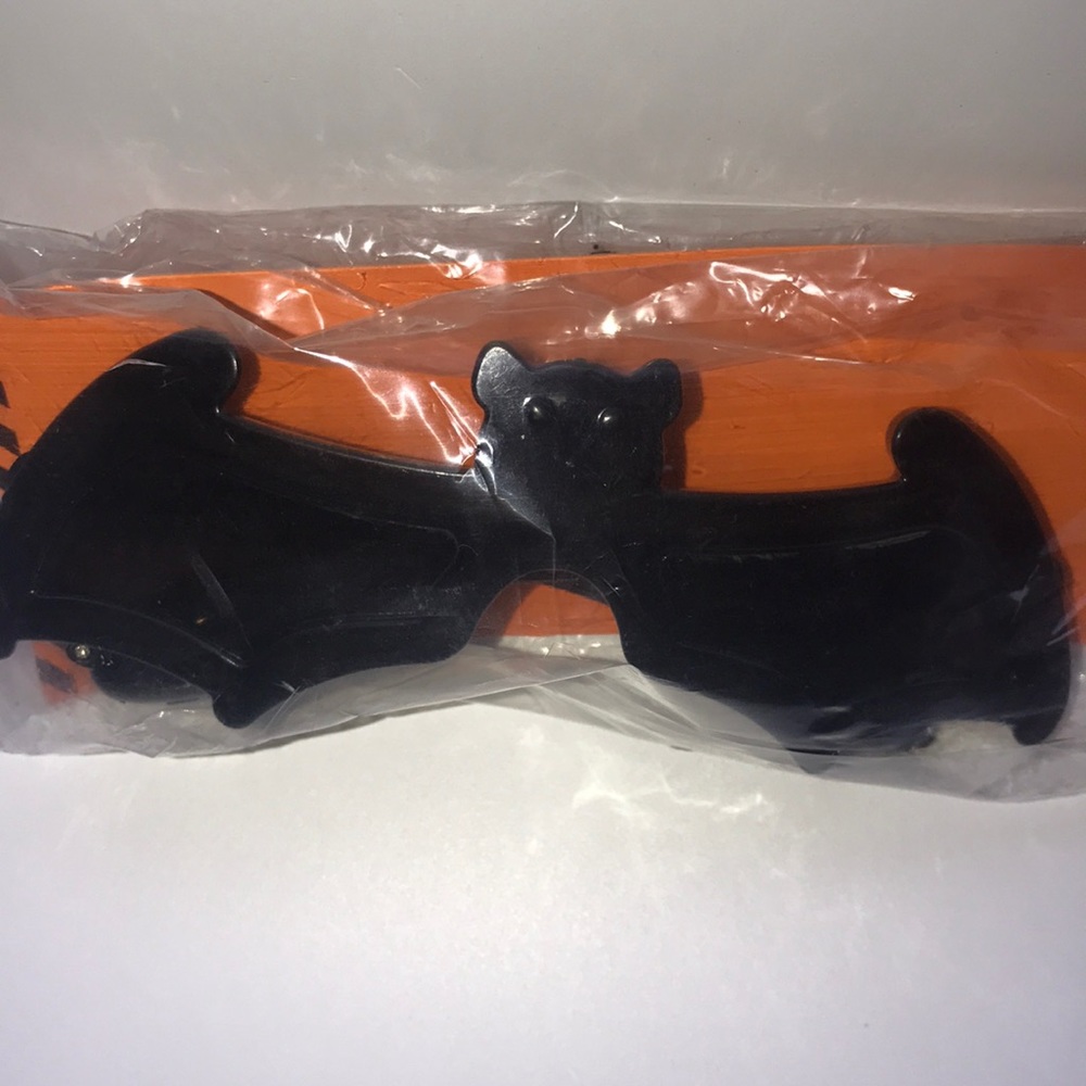 Flashing Bat Sunglasses/Eyewear for Kids
